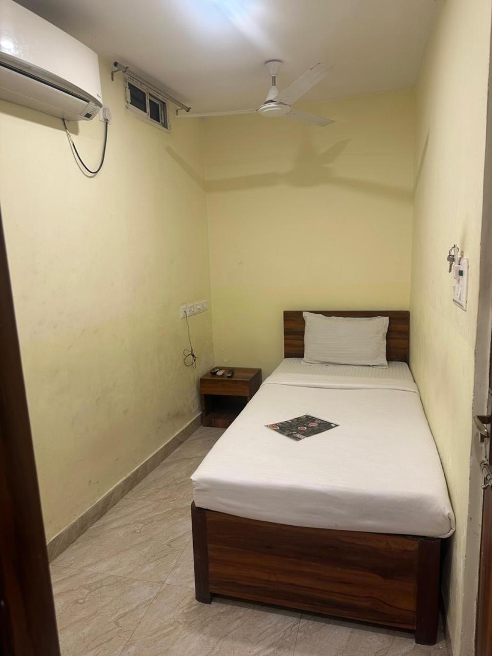 Hotel Holiday Express Kalkutta Exterior foto